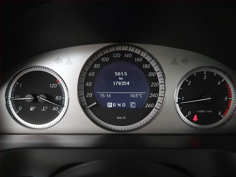 Mercedes-Benz Třídy C (2009) Avantgarde C 220 CDI, Automat - fotka 11 z 21