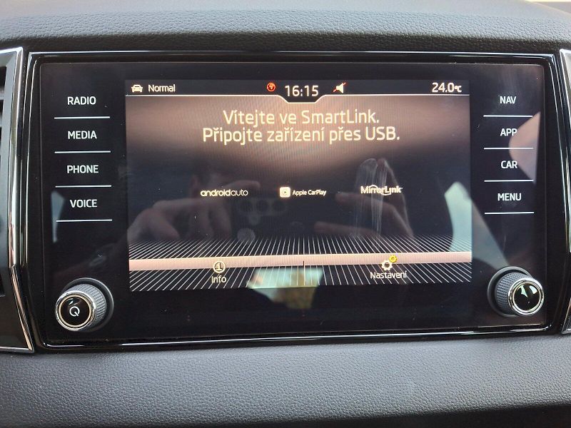 Škoda Karoq (2018) Style DSG 4x4 2,0TDi 110kW - fotka 24 z 38