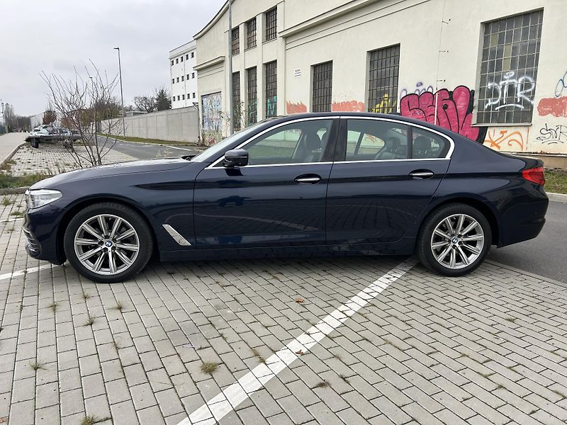 BMW Řada 5 520D XDRIVE, 1. majitel - fotka 6 z 33
