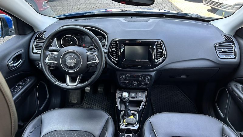 Jeep Compass 1.3T 130k Night Eagle  - fotka 9 z 15