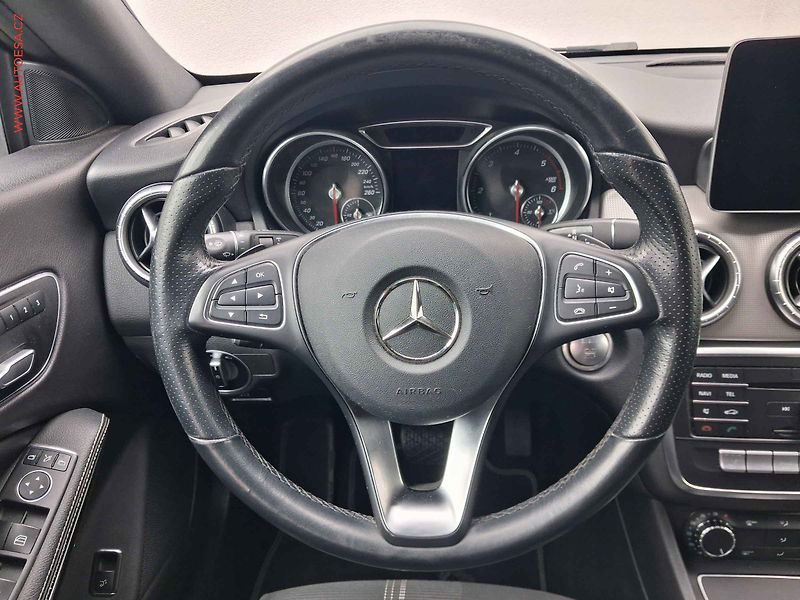 Mercedes-Benz CLA (2019) 2.2CDi CLA200, AT, LED, navi - fotka 11 z 21