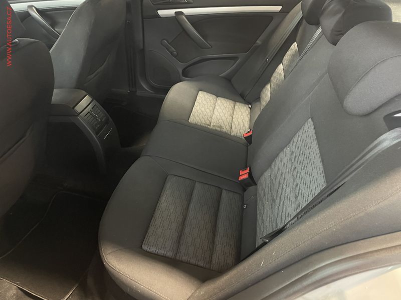 Škoda Octavia (2010) 1.2TSi, AC - fotka 10 z 15
