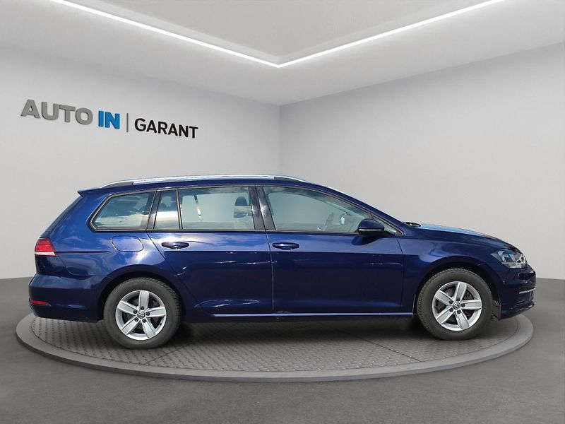 Volkswagen Golf (2018) VARIANT 1.0 TSi 81kW, ČR, serv - fotka 4 z 23