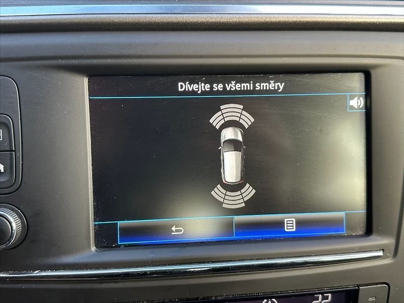 Renault Kadjar 1,2 TCe 96KW-CZ-SERVIS!! - fotka 25 z 39