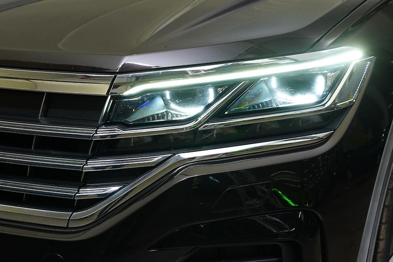 Volkswagen Touareg - fotka 8 z 26