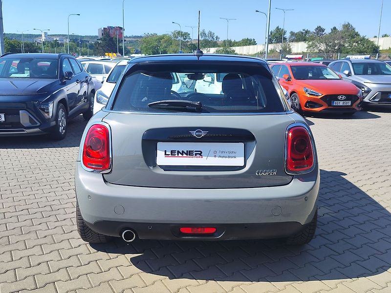 Mini Cooper 1.5/100kW ČR Servis.kn. - fotka 6 z 27