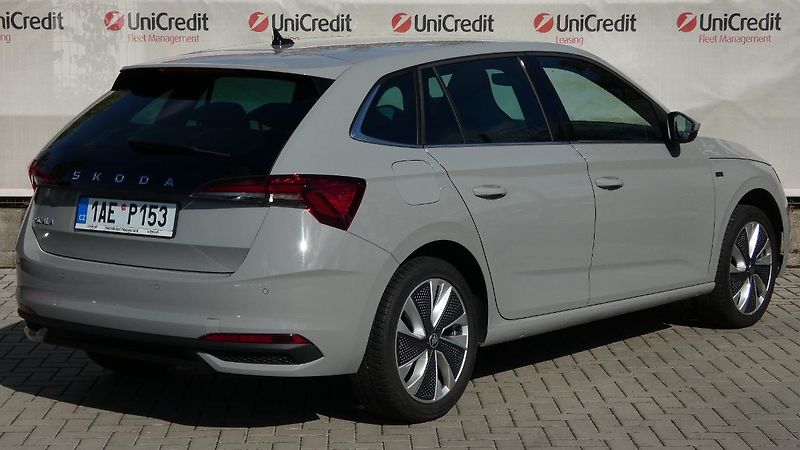 Škoda Scala 1.0 TSI DSG Drive - fotka 3 z 23