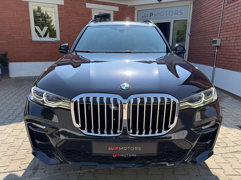 BMW X7 40xD-INDIVID-MASÁŽE-R21-B&W-ČR - fotka 11 z 40