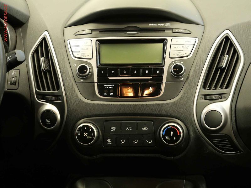 Hyundai ix35 (2011) 1.6GDI, ČR, AC, temp - fotka 9 z 19