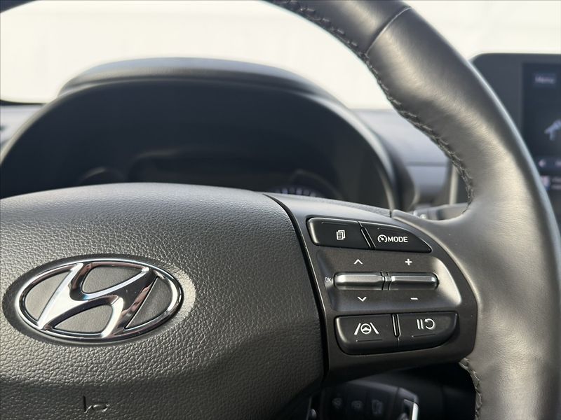 Hyundai Kona 1,6 T-GDI 145kW Smart DTC - fotka 11 z 23