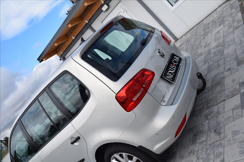 Volkswagen Touran 1,4 i 103KW AUTOMAT PO SERVISE - fotka 8 z 44