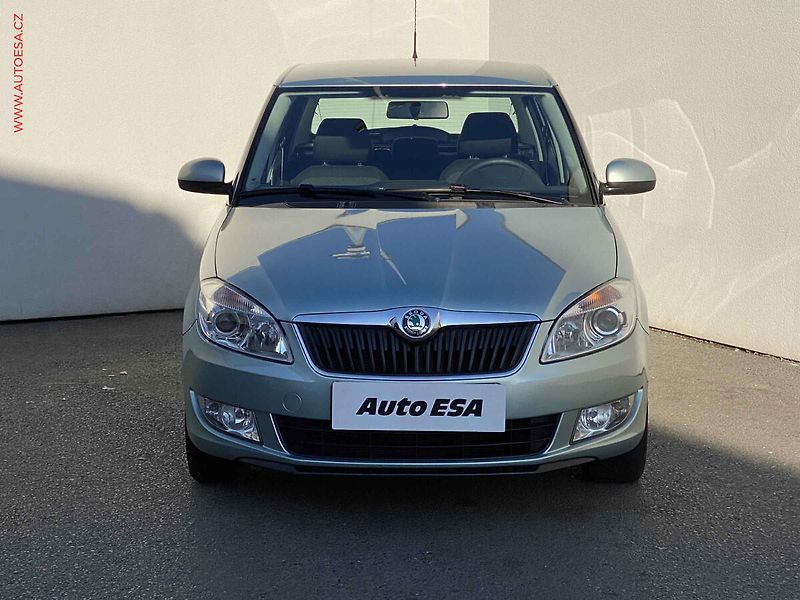 Škoda Fabia (2011) 1.2 TSi, Ambiente, výhřev sed - fotka 2 z 17