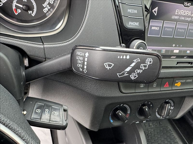 Škoda Fabia 1,0 TSI DPH 1.maj. původ ČR - fotka 29 z 50