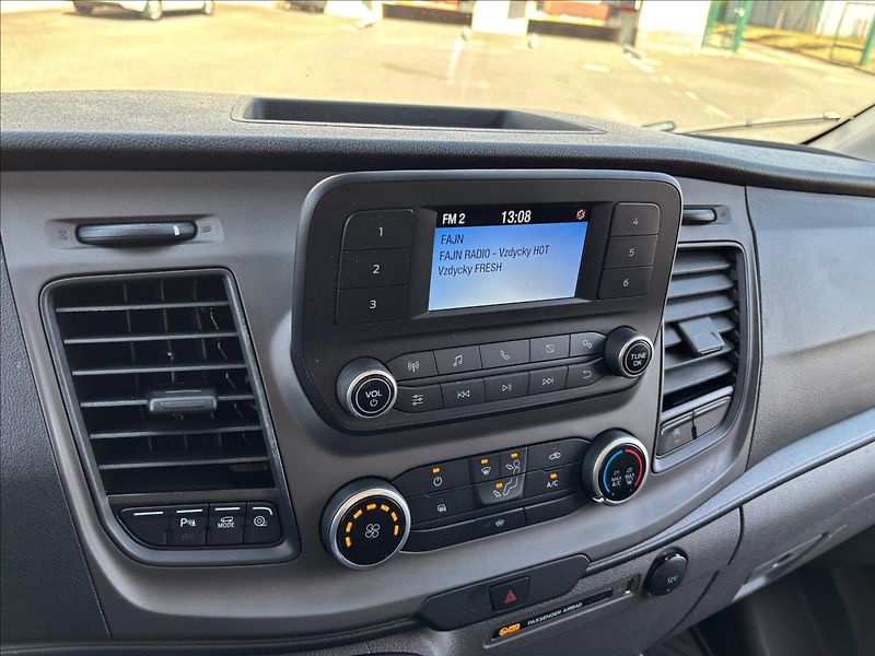 Ford Transit 2,0 EcoBlue 125kW L2 - fotka 29 z 37