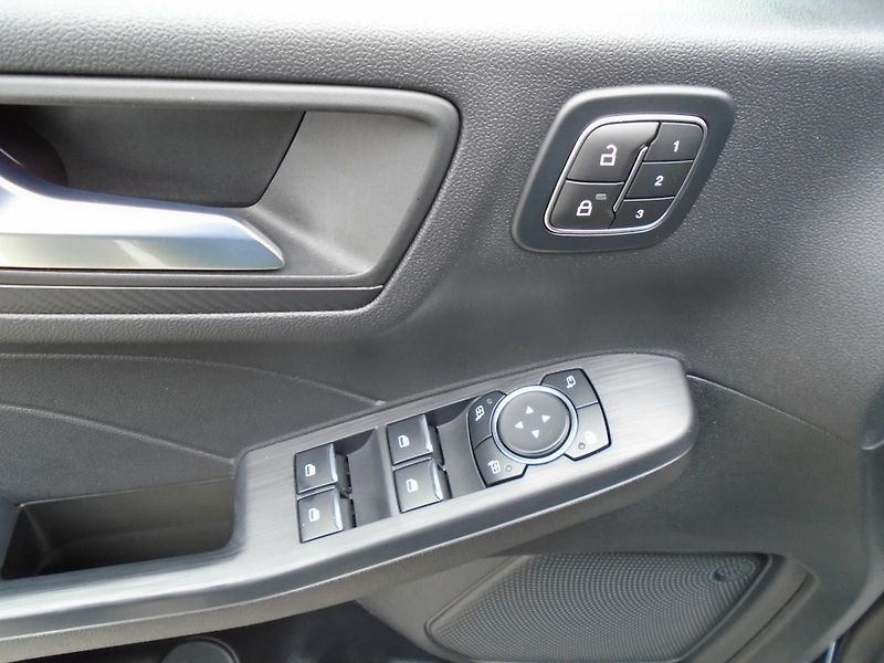 Ford Kuga 2.5 Plug-in-Hybrid ST-Line X  - fotka 18 z 44