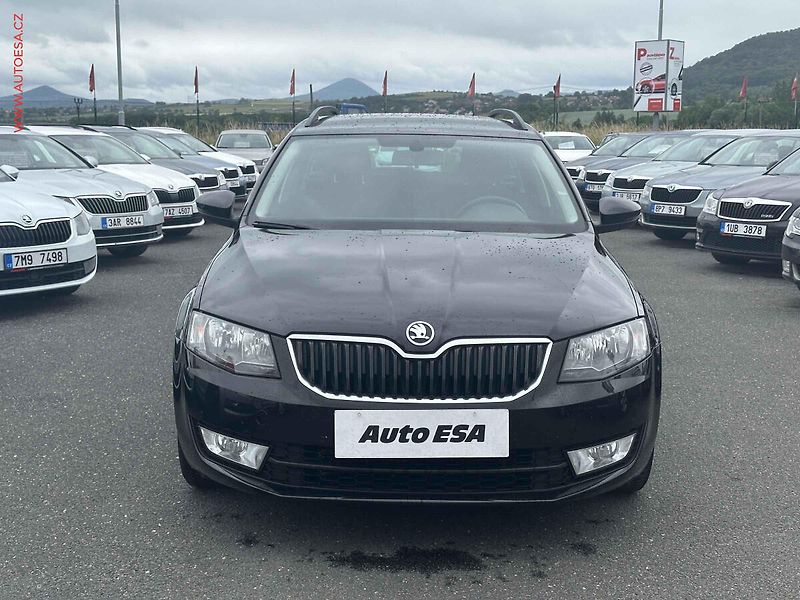 Škoda Octavia (2015) 1.2 TSi, Ambition, park. - fotka 2 z 16