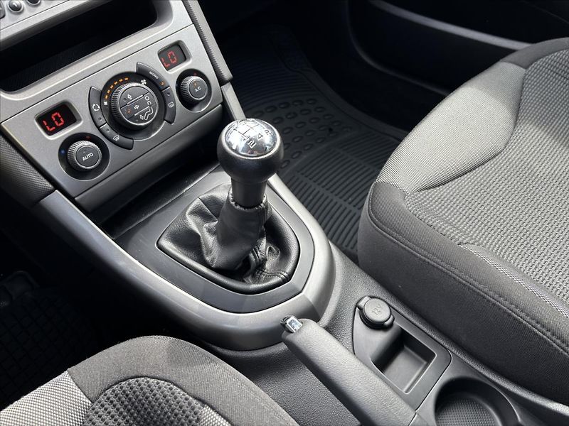 Peugeot 308 1,6 VTi 88kW NOVÉ ROZVODY - fotka 22 z 29