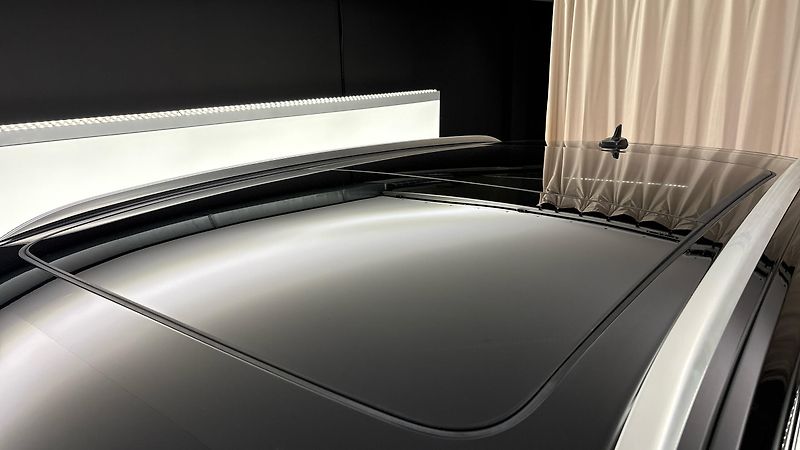 Volkswagen Touareg 3.0 TSI PHEV Tiptronic Eleganc - fotka 30 z 33