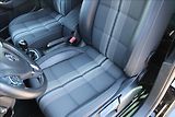 Volkswagen Golf 2,0 TDI  TAŽNÉ,SERVIS,MATCH - náhled 20