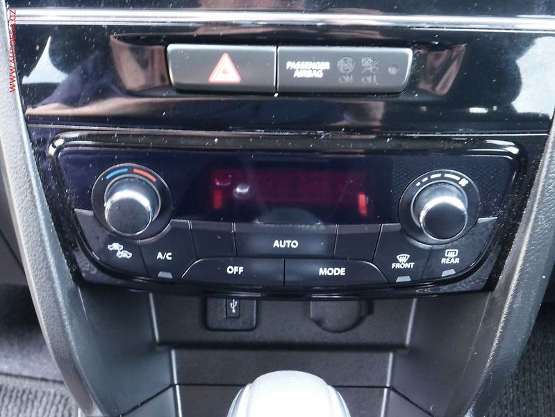 Suzuki Vitara (2023) 1.5BJet, AT, LED, kamera - fotka 14 z 18
