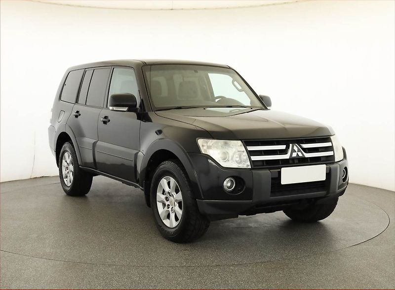 Mitsubishi Pajero (2010) 3.2 DI-D, 4X4, 7 míst - fotka 1 z 16