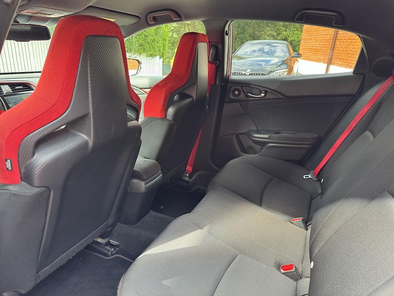 Honda Civic TYPE R - 364PS - R19 - fotka 31 z 33