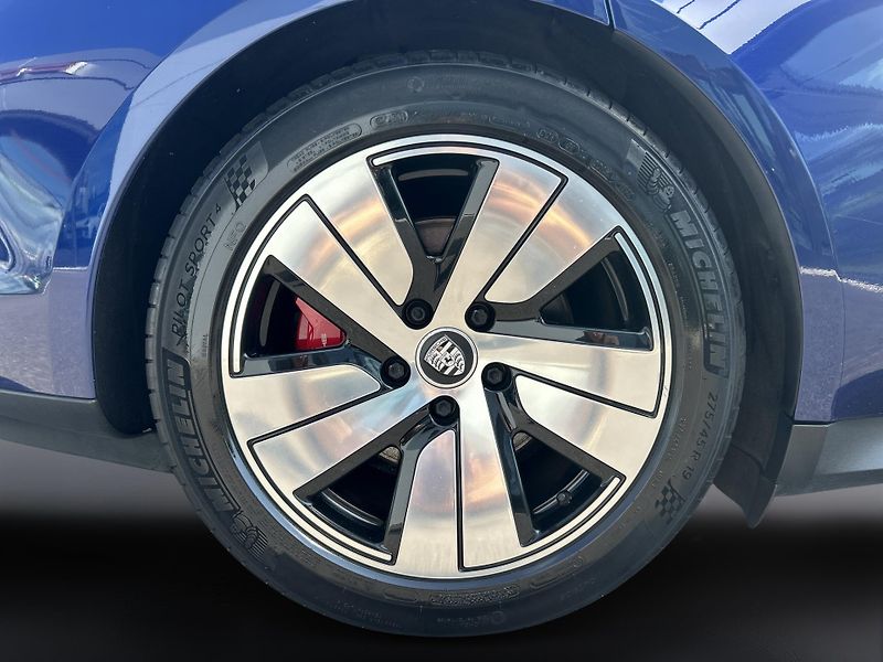Porsche Taycan 4S - fotka 13 z 30