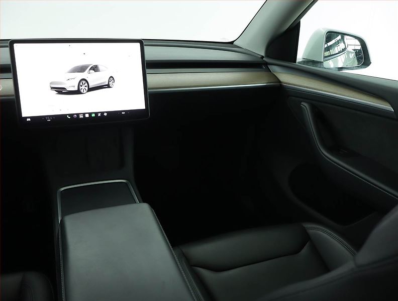 Tesla Model Y (2023) Long Range AWD 79kWh, SoH 90% - fotka 8 z 23