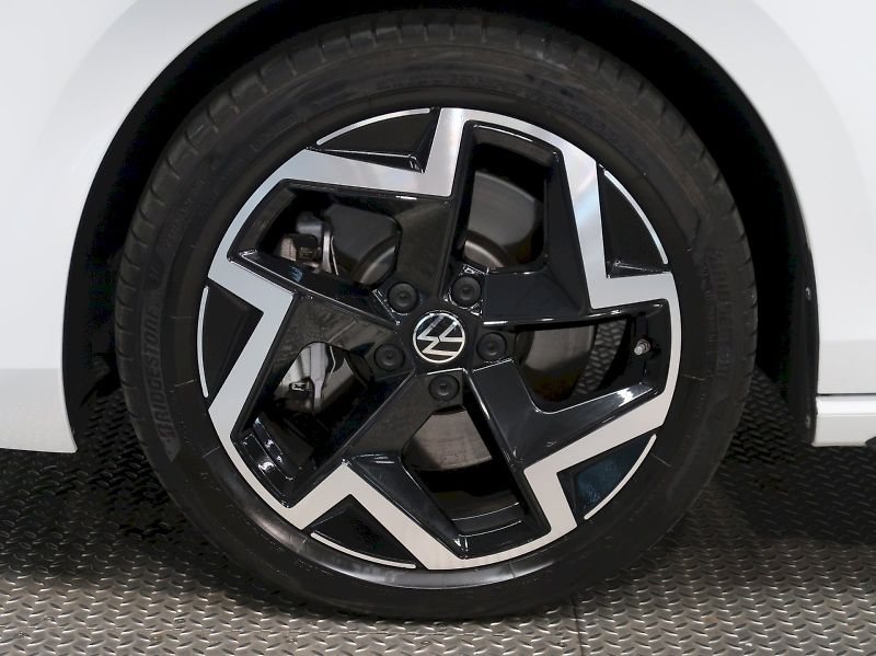 Volkswagen Passat (2024) R-LINE 1.5TSI 200KW eHYBRID WE - fotka 12 z 46