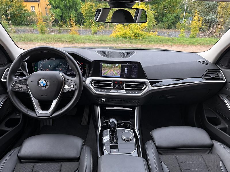 BMW Řada 3 (2021) - fotka 7 z 10