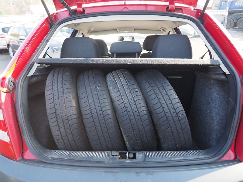 Škoda Fabia (2005) 1,2 HTP - fotka 14 z 29