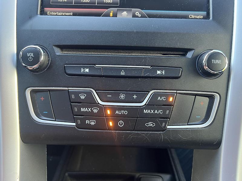 Ford Mondeo 1.5 Ti-VCT 118 kW - fotka 13 z 20