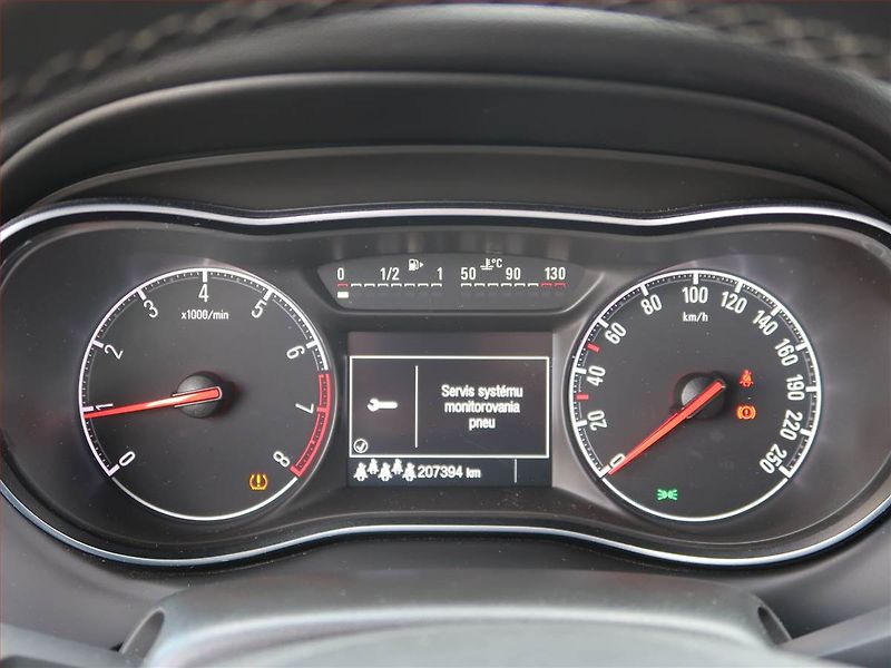 Opel Zafira (2017) 1.4 Turbo, LPG, 7 míst - fotka 11 z 21