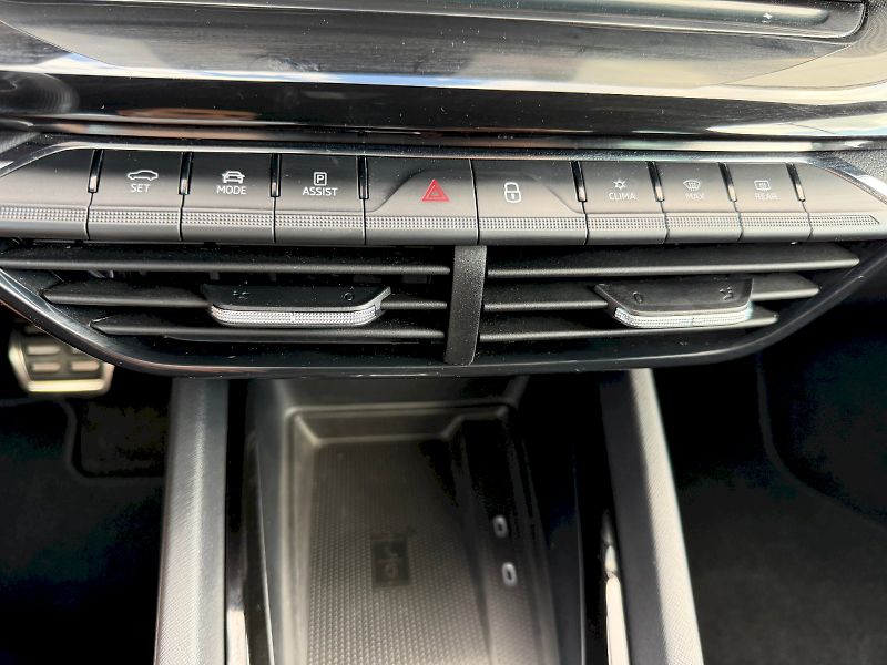 Škoda Octavia (2023) 1.5 TSI 110kW SportLine DSG DC - fotka 27 z 35