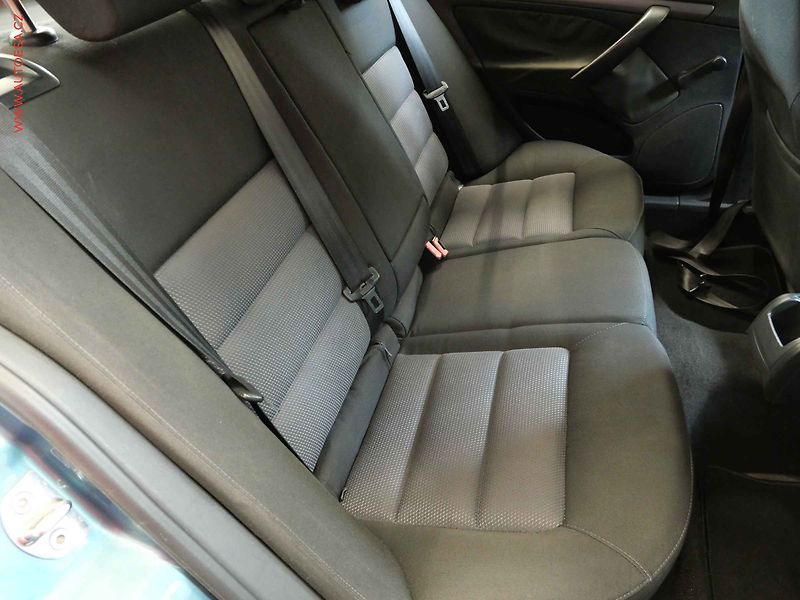 Škoda Octavia (2005) 1.6FSi, ČR, AC, STK4/28 - fotka 12 z 17