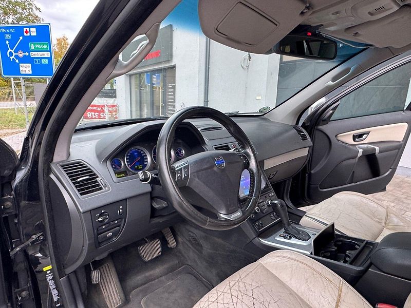 Volvo XC90 (2009) D5 AWD 7Míst R-Design - fotka 16 z 37