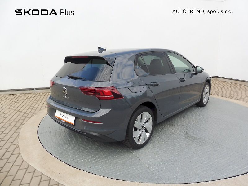 Volkswagen Golf (2025) People 1,5 TSI 85kW - fotka 2 z 26