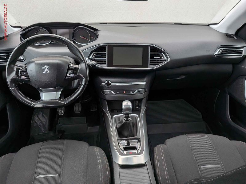 Peugeot 308 (2014) 1.2PT, LED, panor - fotka 8 z 17