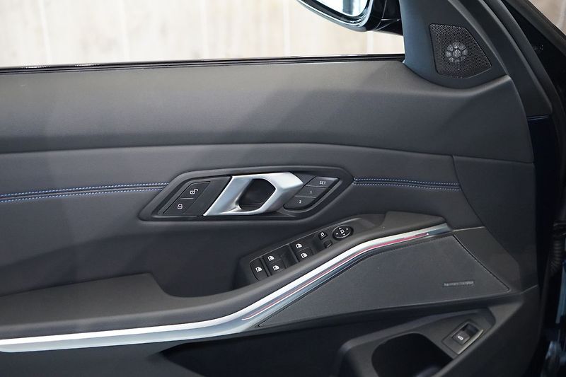 BMW Řada 3 M340i xDrive Touring, Panorama - fotka 26 z 50