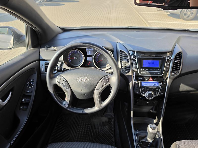 Hyundai i30 (2016) 1,6 GDI 99kW WG - fotka 13 z 17