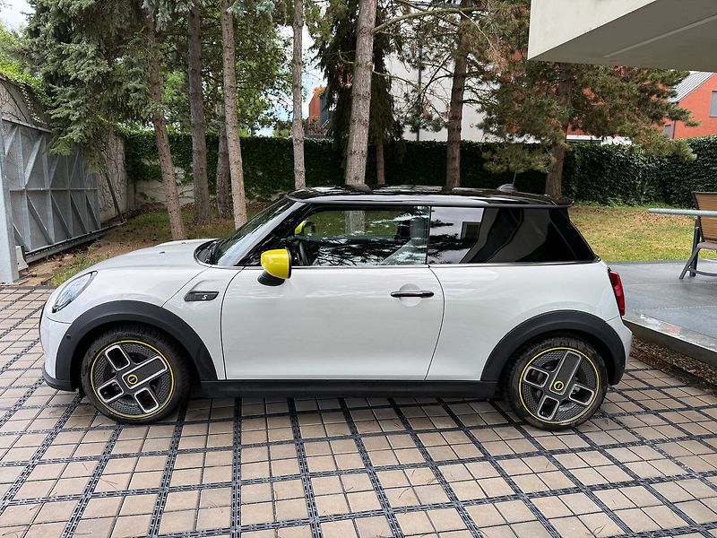Mini Cooper SE 135 kW HUD REZERVACE - fotka 3 z 33