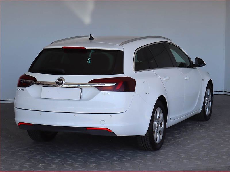 Peugeot 2008 (2021) Allure 1.2 PureTech, Automat - fotka 5 z 23