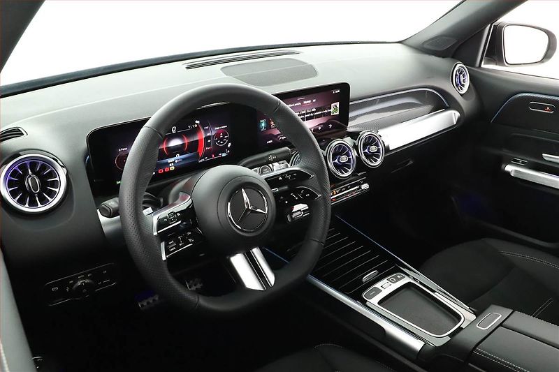 Mercedes-Benz GLB (2026) 200 d, AMG Line, Navigavce - fotka 28 z 29