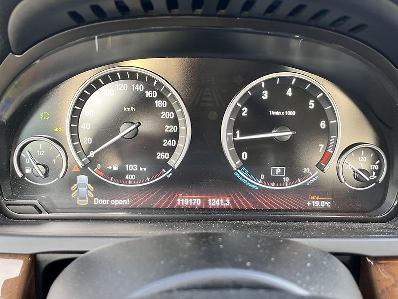 BMW Řada 7 740 LI,LONG,240KW,MINISTERSTVO - fotka 38 z 49
