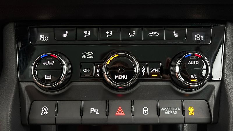 Škoda Karoq 2.0 TDI DSG Style - fotka 13 z 28