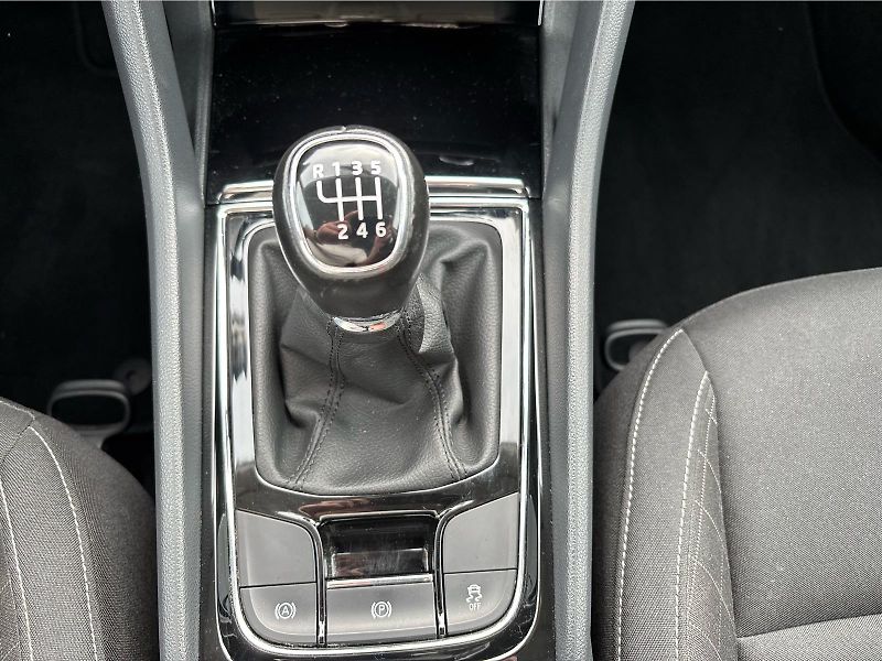 Škoda Karoq 2,0TDi 85kW AMBITION PLUS - fotka 21 z 30