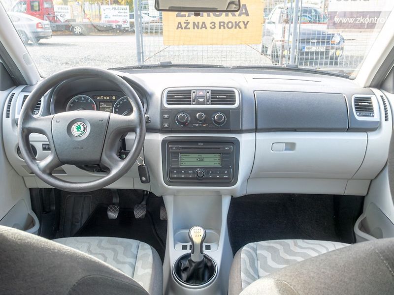 Škoda Fabia (2008) 1.4i 16V 63KW – ESP - fotka 10 z 37