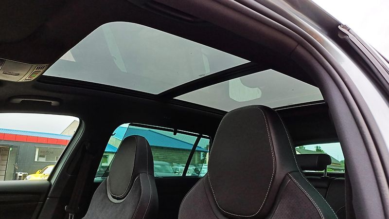 Škoda Superb 2.0TDI 140kW 4x4-WEBA-PANO-DPH - fotka 24 z 49