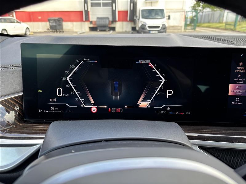 BMW X6 3,0 40i 280kW M-Sport xDrive - fotka 25 z 46