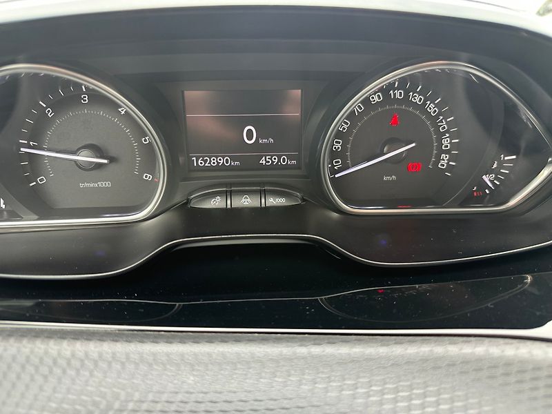 Peugeot 2008 (2014) 1.6Hdi 68Kw Allure - fotka 18 z 25